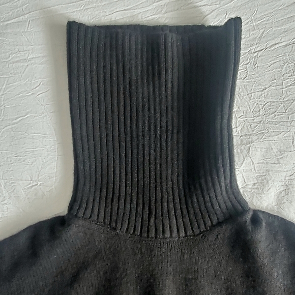 H&M Knit Turtleneck Sweater - Picture 4 of 8